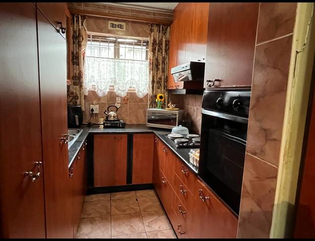 2 BEDROOM APARTMENT FOR SALE IN PINETOWN CENTRAL